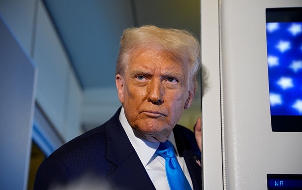 Фото для новини:Трамп поїде на форум у Давос з рекордною делегацією - ЗМІ