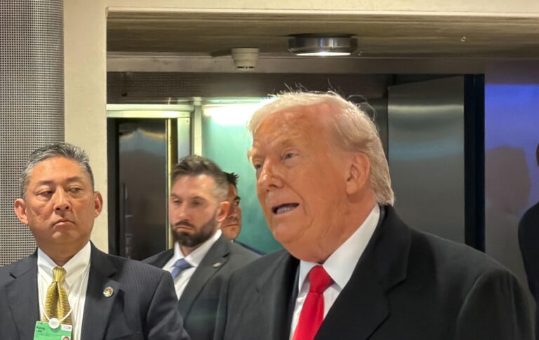 Фото для новини:Трамп відповів, навіщо запросив Путіна до Ради миру