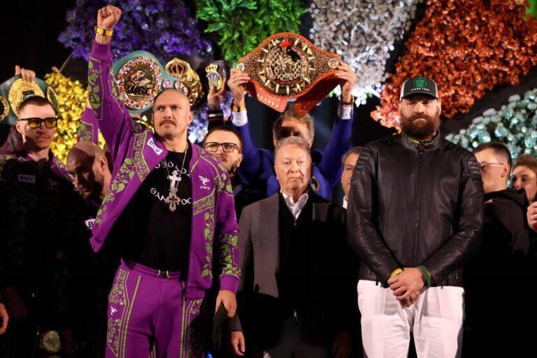 Фото для новини:Трилогія Усик - Ф&rsquo;юрі: українець заінтригував новою заявою