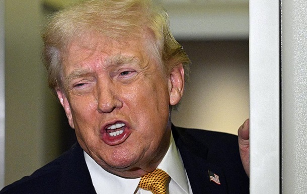 Фото для новини:Це чудово: Трамп привітав падіння долара США до чотирирічного мінімуму