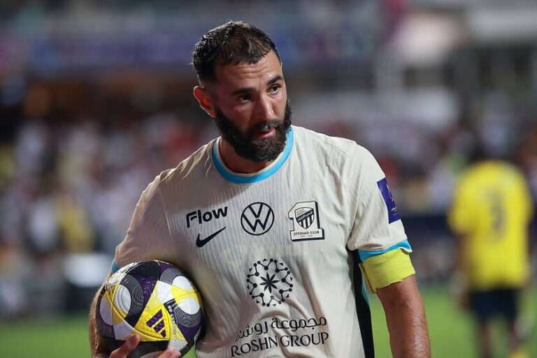 Фото для новини:У Бензема відносини з Аль-Іттіхадом змушують бажати кращого