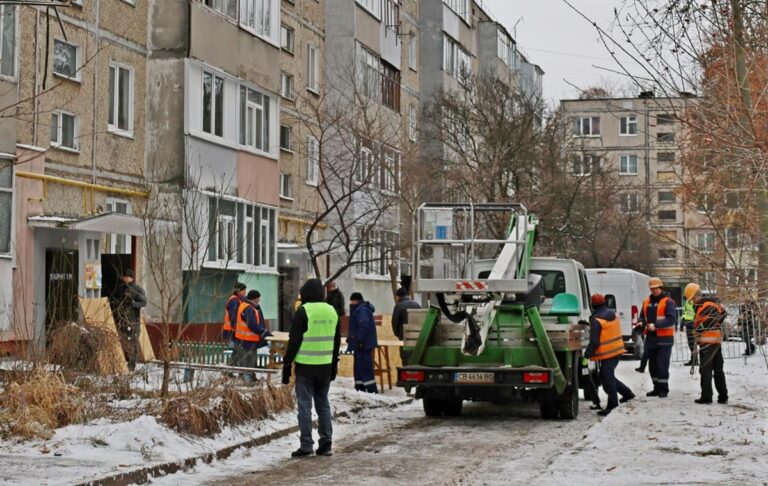 Фото для новини:У Чернігові блекаут після атаки Росії
