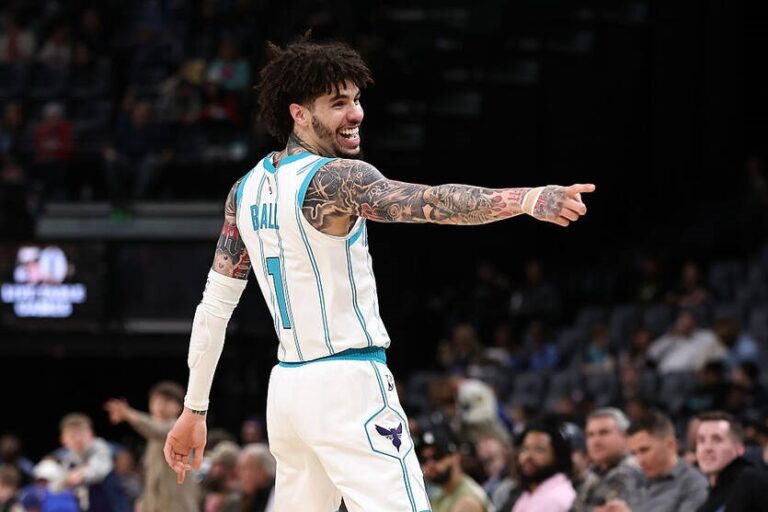 Фото для новини:У гравця Шарлотт за 300 матчів тисячні успіхи