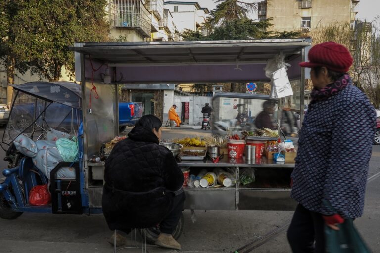 Фото для новини:У Китаї за рік репресували майже мільйон людей - ЗМІ