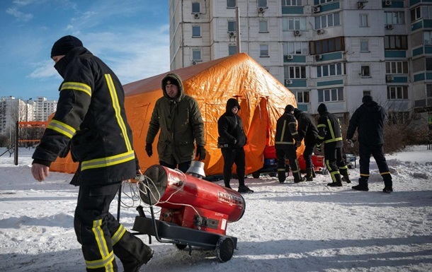 Фото для новини:У Києві без опалення залишається 100 багатоповерхівок