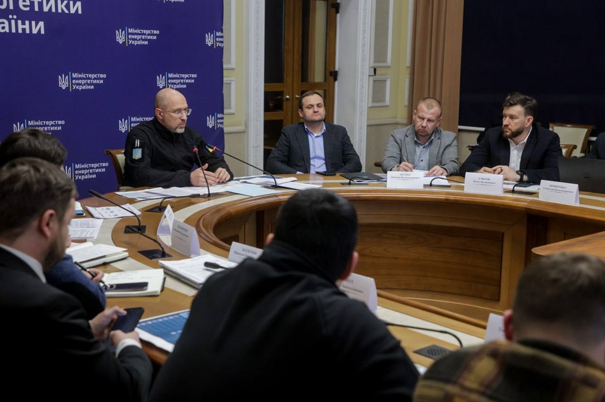 Фото для новини:У Києві без світла залишається 710 тисяч абонентів