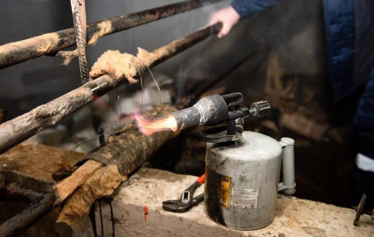 Фото для новини:У Києві без тепла залишаються 737 житлових будинків