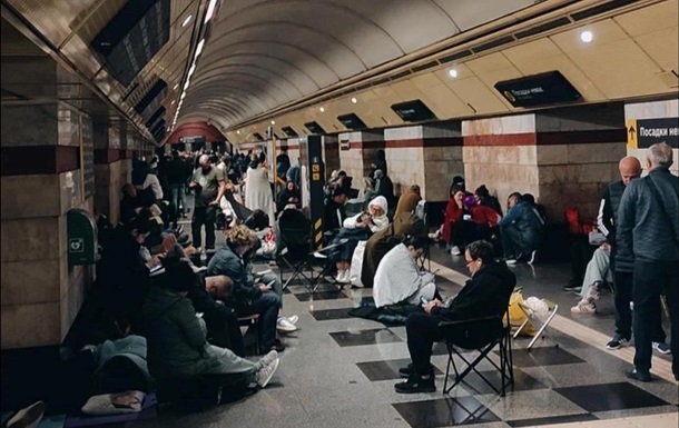 Новини України - У Києві пролунали вибухи, працює ППО - КМВА