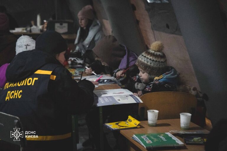 Фото для новини:У Києві відновили водопостачання, на черзі - тепло