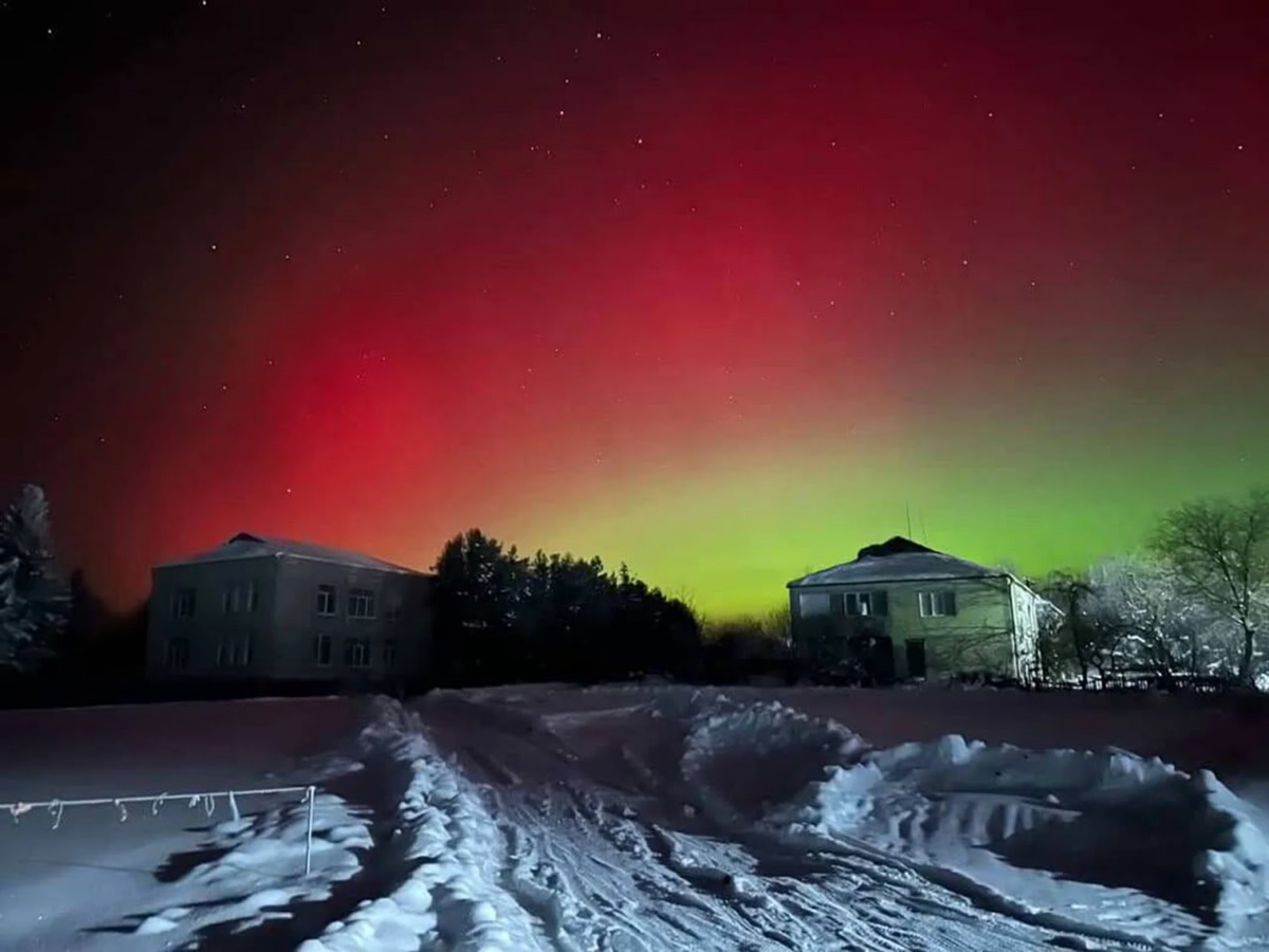 Фото для новини:У небі над Україною помітили яскраве полярне сяйво