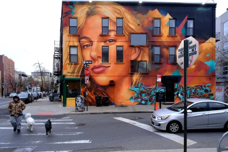 Фото для новини:У Нью-Йорку з'явився мурал із зображенням вбитої української біженки