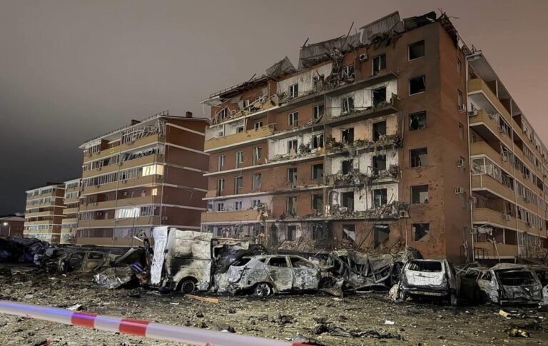 Фото для новини:У РФ ракета ППО влучила у багатоповерхівку - OSINT