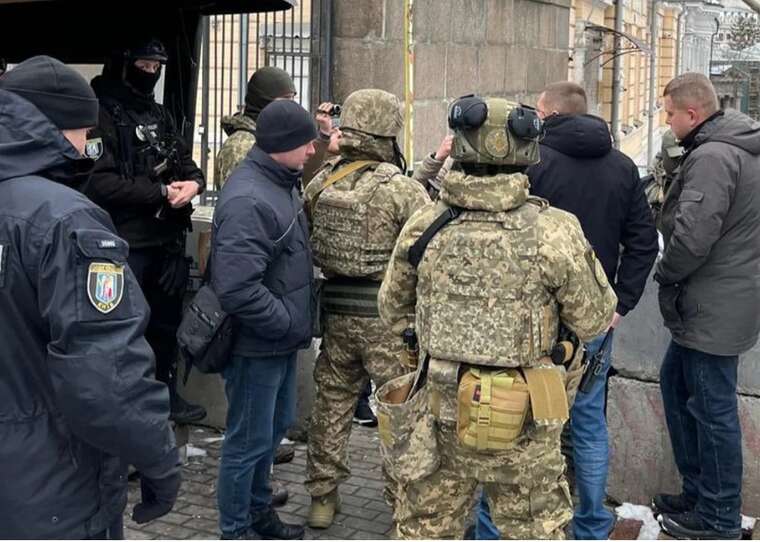 Фото для новини:У справі про хабарі за голосування фігурують понад 30 депутатів Слуги народу