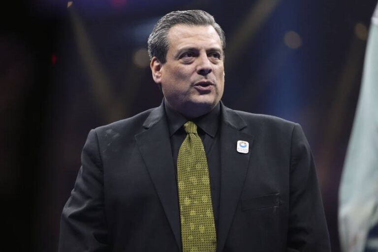 Фото для новини:У WBC дали оцінку шансам Ф&rsquo;юрі та Махмудова