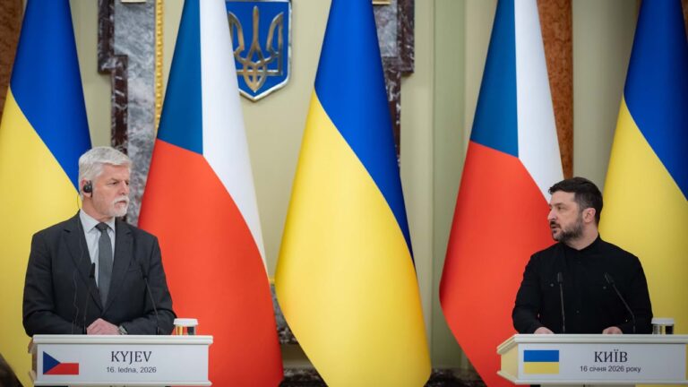 Фото для новини:Спілкування Володимира Зеленського і Петра Павела з медіа