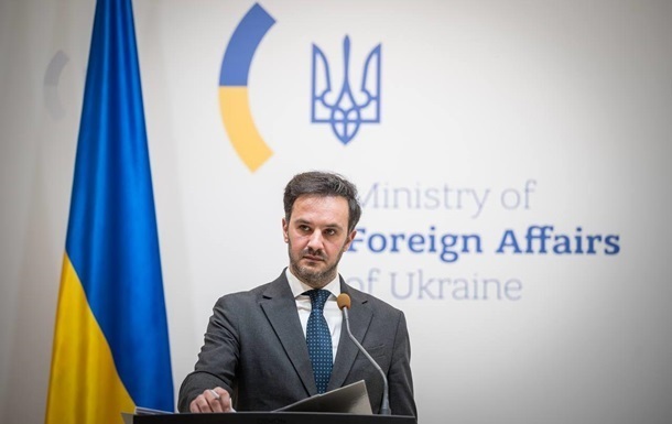 Фото для новини:Україна відповіла на російську "аналогію" між Донбасом і Гренландією