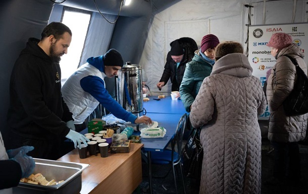Фото для новини:Українців закликали зробити запас води та їжі