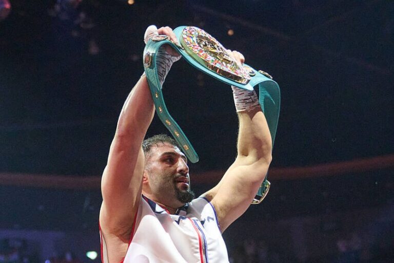 Фото для новини:Усик запрошений до Німеччини на бій із німецьким боксером