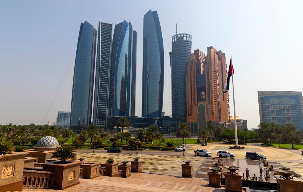 Фото для новини:В Абу-Дабі почалися тристоронні переговори - ЗМІ