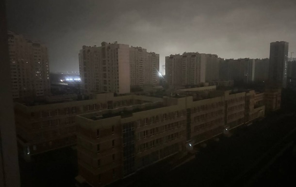 Фото для новини:В російському Орлі після атаки БПЛА зникло світло