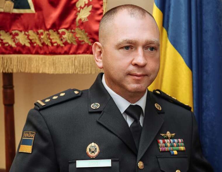 Фото для новини:Велику частку залишаєш собі прикордонники на чолі з Дейнекою отримали 204 тисячі євро за пропуск 68 авто через кордон