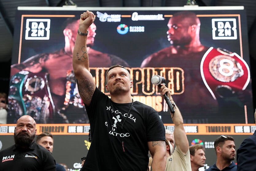 Фото для новини:Видання засумнівалося в реальності поєдинку Усик - Вайлдер