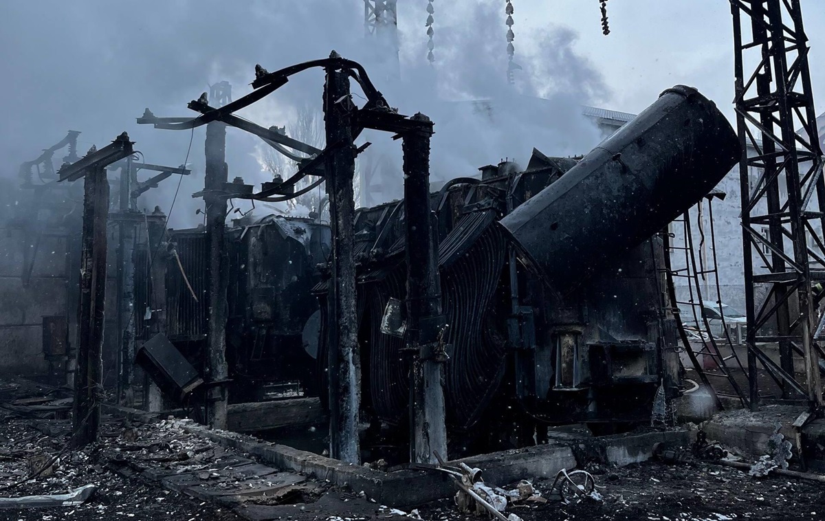 Фото для новини:Відключення охопили п'ять областей після атак РФ