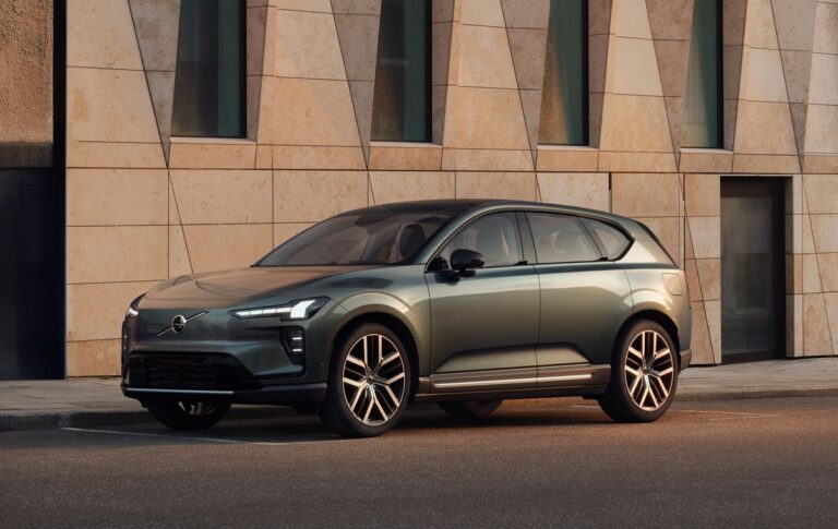 Фото для новини:Volvo представила електрокроссовер EX60