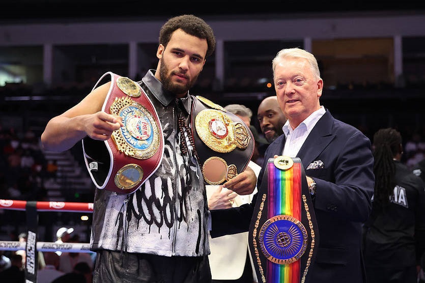 Фото для новини:Воррен запевняє, що до березня Ітаума залікує травму і вийде на бій