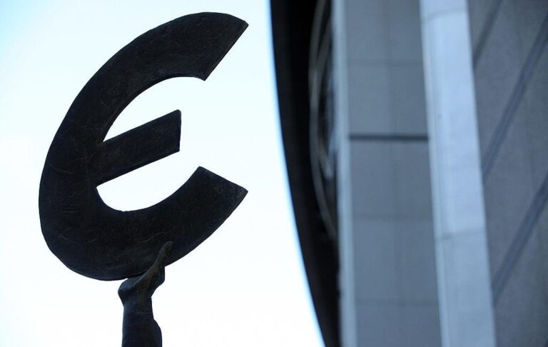 Фото для новини:Євро оновило історичний максимум в Україні