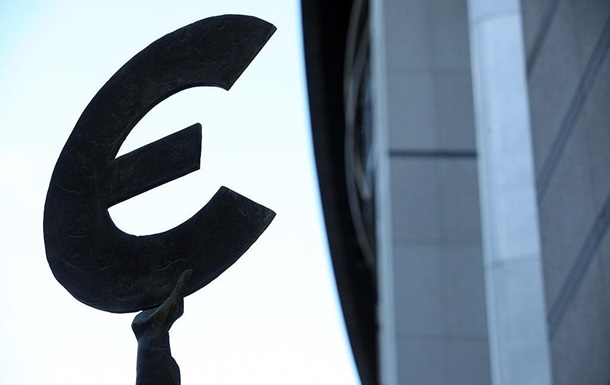 Фото для новини:Євро знову на рекордному піку в Україні