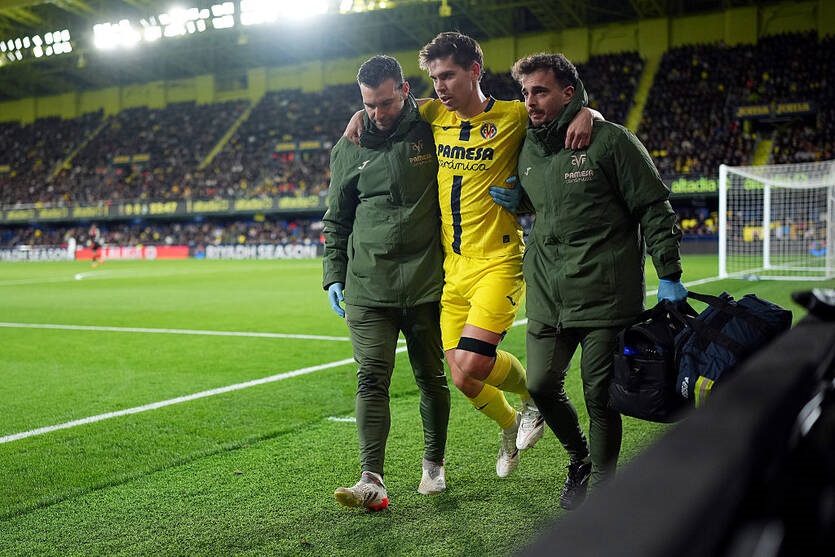 Фото для новини:Захисник Вільярреала надовго вибув із ладу через травму