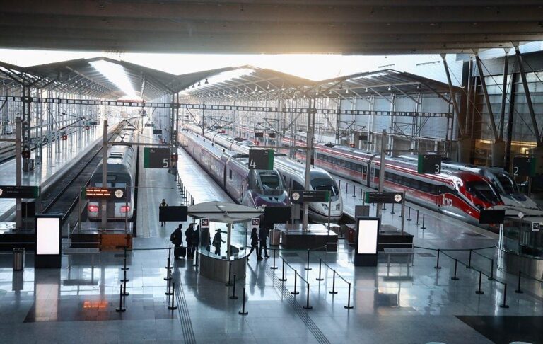 Фото для новини:Залізнична аварія в Іспанії: число загиблих зросло майже до 40 осіб