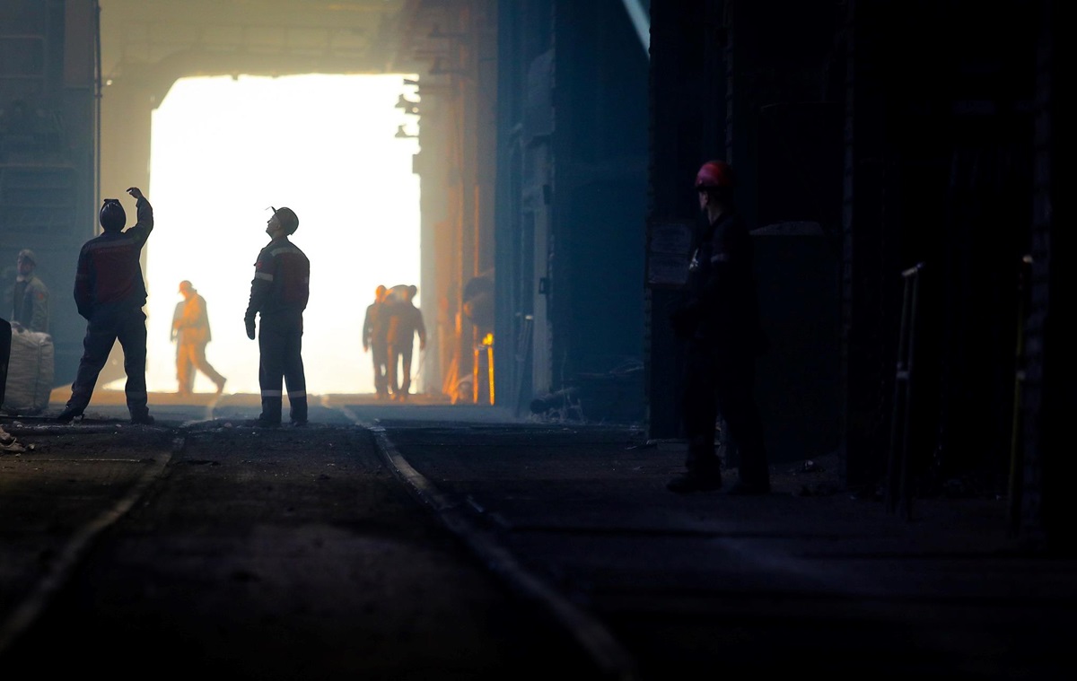 Новини бізнесу - Запоріжсталь призупинила виробництво через атаку Росії