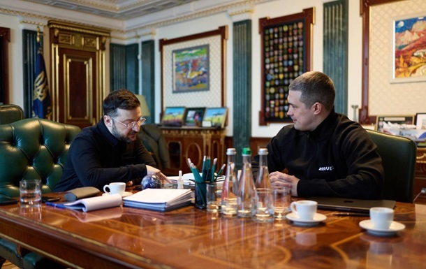 Фото для новини:Зеленський анонсував кадрові зміни у Повітряних силах ЗСУ