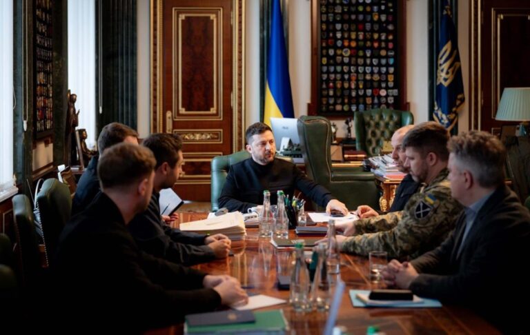 Фото для новини:Зеленський анонсував нові переговори зі США і РФ