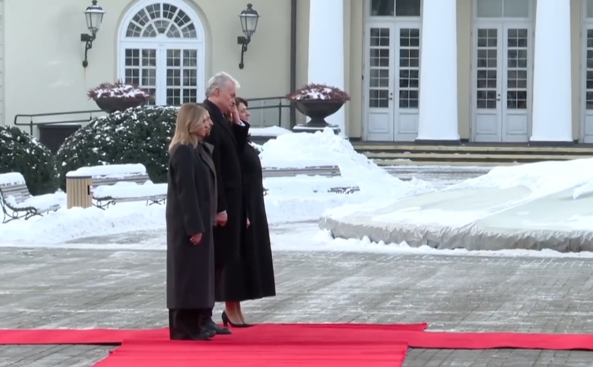 Фото для новини:Зеленський із першою леді прибули до Литви