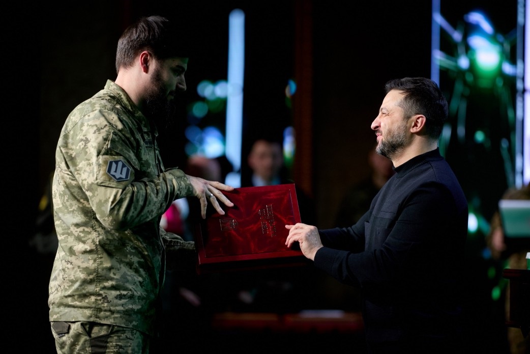 Фото для новини:Зеленський присвоїв військовим звання Героя України та вручив ордени