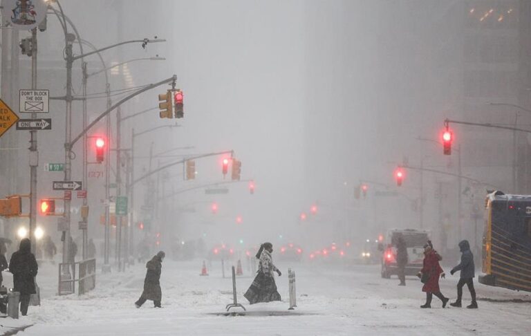 Фото для новини:Зимовий шторм у США: кількість жертв перевищила 30 осіб