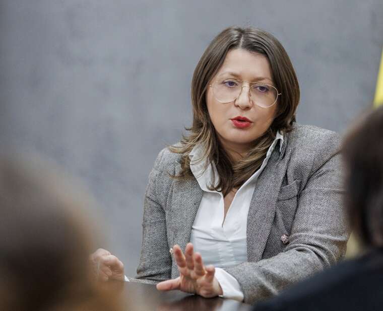 Фото для новини:Зловживання на мільйони НАБУ та САП відкрили справу проти очільниці АРМА Максименко через маєток Захарченка