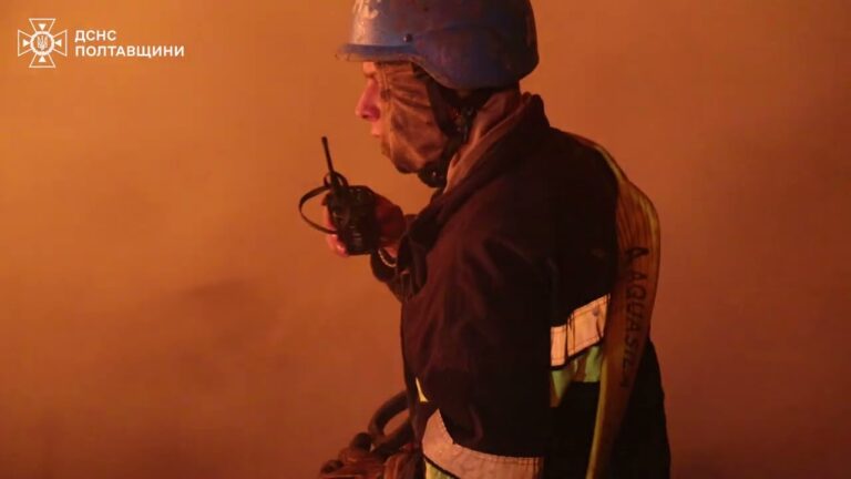 Фото для новини:Полтавщина: вночі росіяни завдали удару по промисловому об'єкту