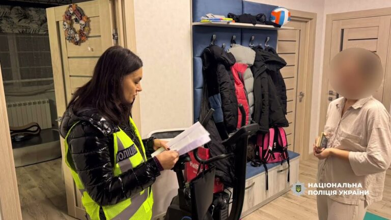 Фото для новини:Нелегальна міграція іноземців та їх легалізація в Україні: поліцейські припинили злочинну схему