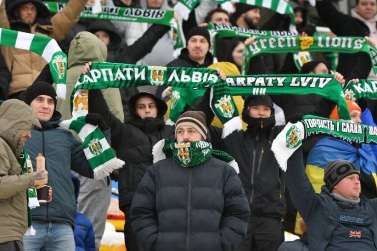 Фото для новини:Активність уболівальників Карпат склала недобру службу клубу