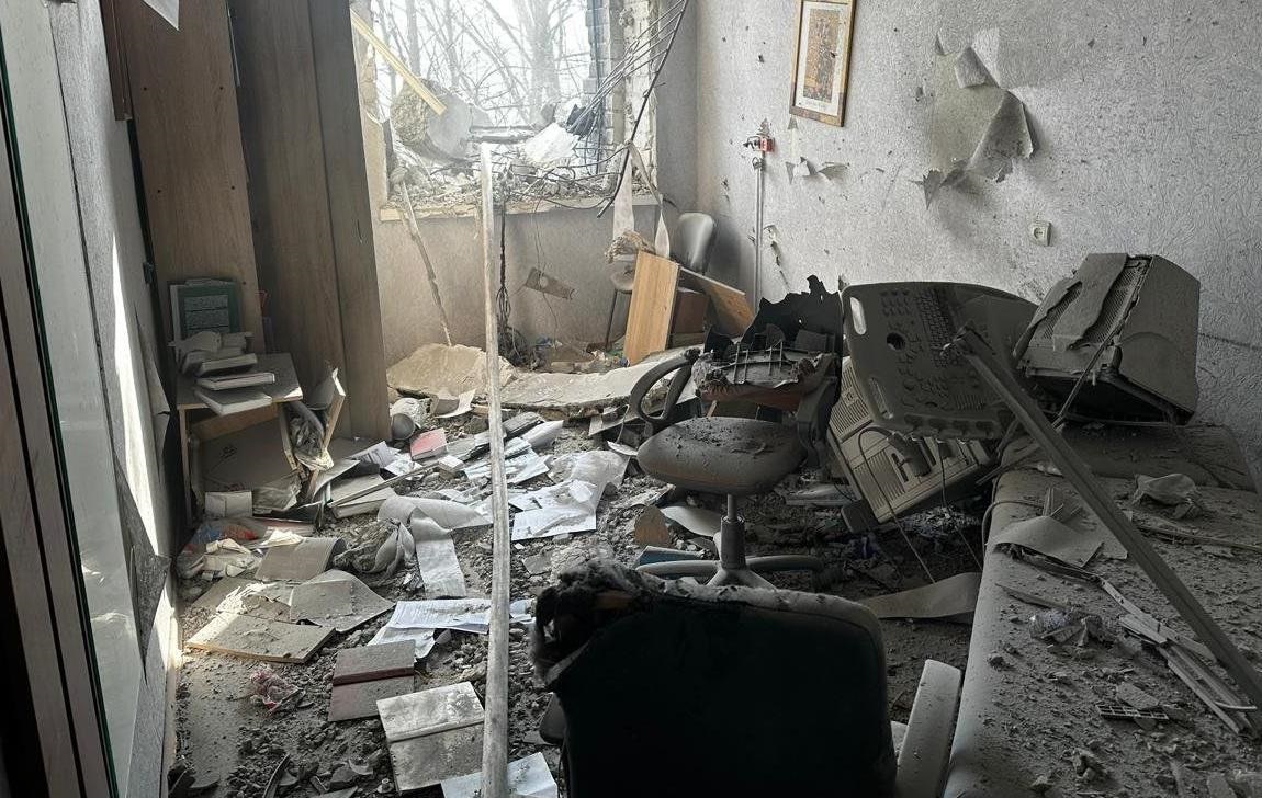 Фото для новини:Атака дронів на пологовий у Запоріжжі: деталі