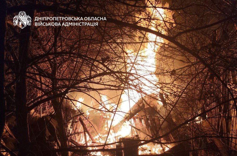 Фото для новини:Атака на Дніпро: поранені діти, пошкоджені будинки