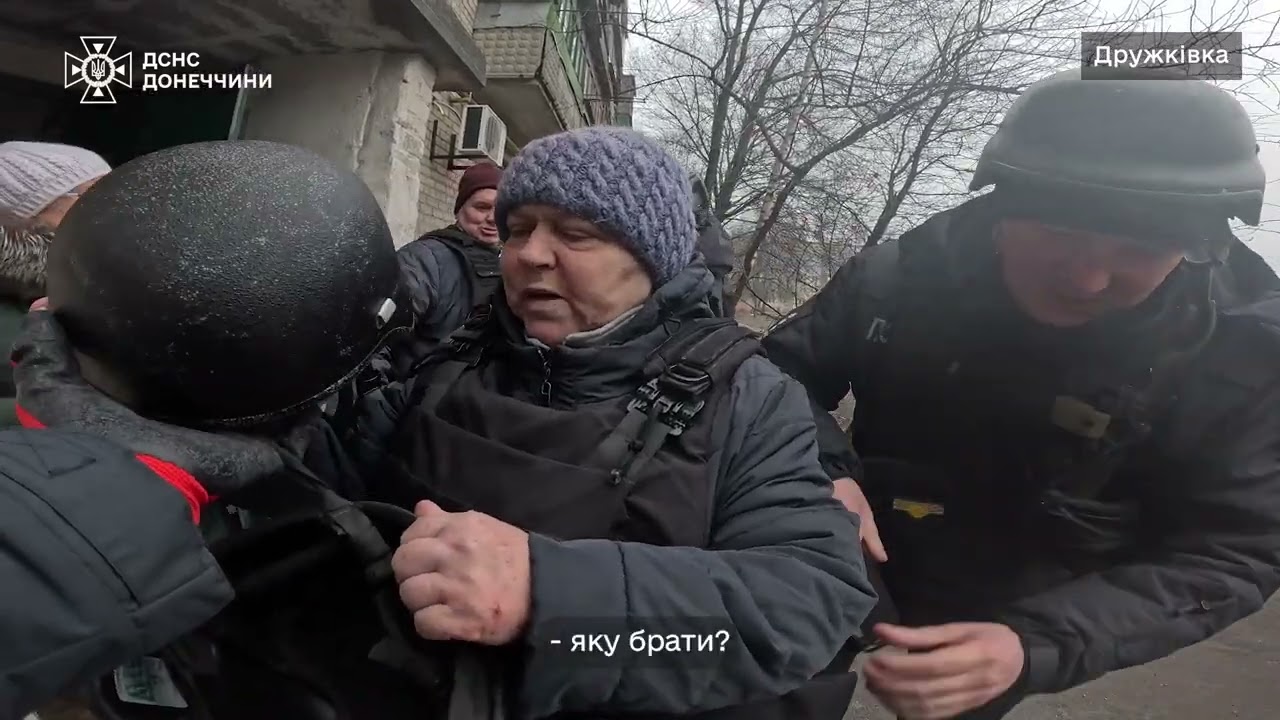 Фото для новини:На Донеччині триває евакуація: "Фенікс" вивозить людей з Дружківки