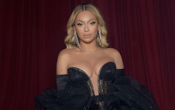 Фото для новини:Бейонсе кардинально змінила імідж і обрізала довге кучеряве волосся