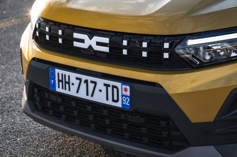 Фото для новини:Dacia оновила Sandero та Jogger