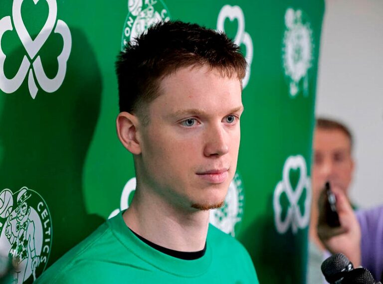 Фото для новини:Дебют у Бостоні: українець зіграв перший матч