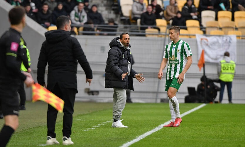 Фото для новини:Дебют у УПЛ обернувся для тренера Карпат неприємним досягненням